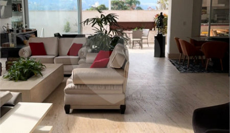 Casa à venda com 4 suítes no condomínio Villaggio Houda, São Paulo - SP
