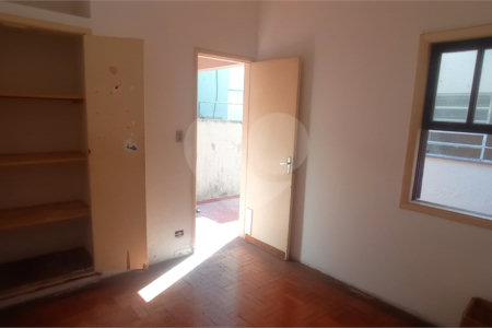Sobrado à venda com 3 quartos em Água Fria, São Paulo, SP