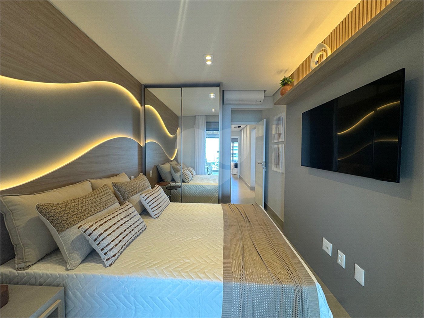 Apartamento à venda com 3 suítes em Riviera, Bertioga, SP