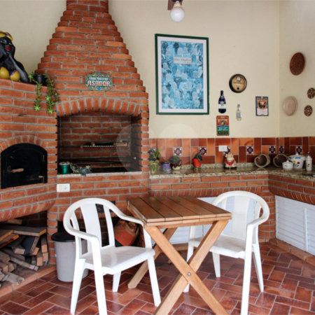 Casa à venda ou para alugar com 3 suítes em Vila Petrópolis, Atibaia, SP