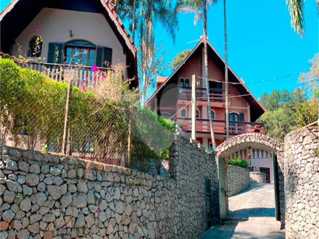 Casa à venda com 4 suítes em Roseira, Mairiporã, SP