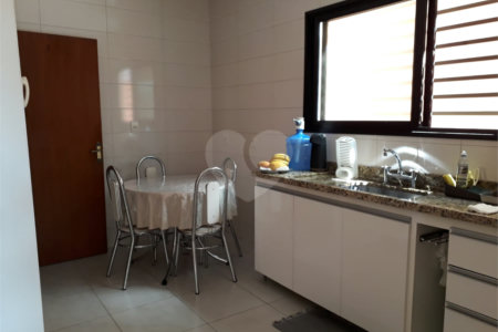 Casa Térrea à venda com 3 quartos, sendo 1 suíte,  em Vila Áurea, Poá, SP