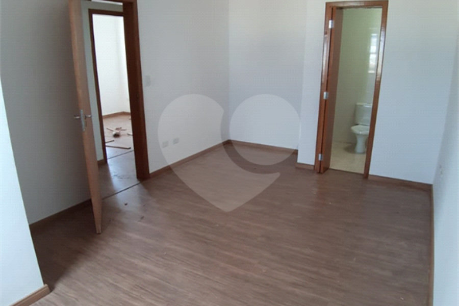 Casa para alugar com 3 quartos, sendo 1 suíte,  no condomínio Villagio DI Maria, São Paulo - SP