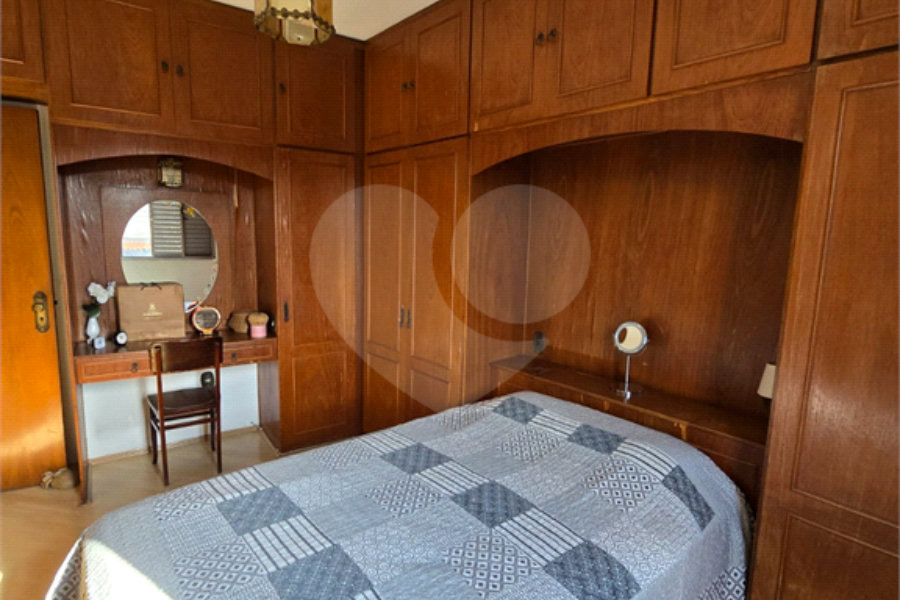Sobrado à venda com 5 quartos, sendo 1 suíte, em Vila Bonilha, São Paulo, SP