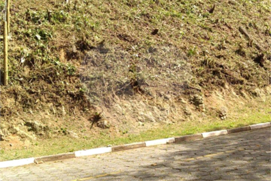Terreno à venda no condomínio Parque Imperial da Cantareira, Mairiporã - SP