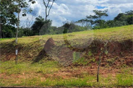 Casa à venda no condomínio Parque Residencial Jequitibá, Jacareí - SP
