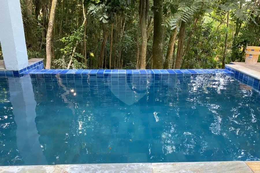 Casa à venda ou para alugar com 5 quartos, sendo 4 suítes, no condomínio Associação Reserva das Hortênsias, Mairiporã - SP