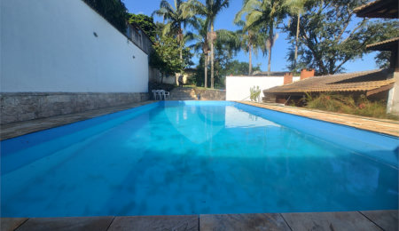 Chácara à venda com 4 quartos, sendo 3 suítes, em Campos de Atibaia, Atibaia, SP