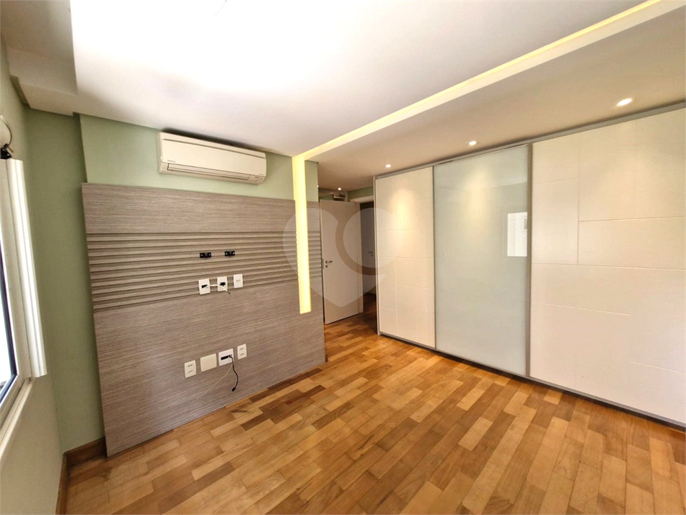 Apartamento à venda ou para alugar com 4 suítes em Alto da Boa Vista, São Paulo, SP