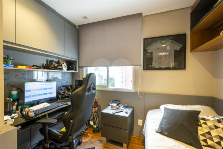 Apartamento à venda com 3 quartos, sendo 1 suíte,  em Jardim Marajoara, São Paulo, SP