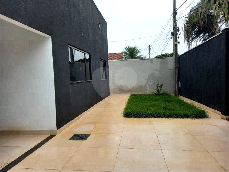 Casa à venda com 3 quartos, sendo 1 suíte,  em Vila Santa Catarina, Dourados, MS
