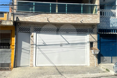 Sobrado à venda com 4 quartos em Jardim Luciana, Itaquaquecetuba, SP