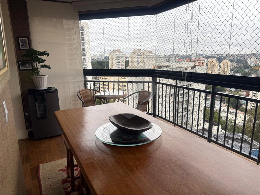 Apartamento à venda com 3 suítes em Vila Suzana, São Paulo, SP