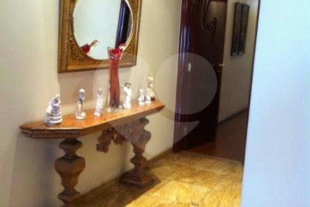 Apartamento à venda com 4 suítes em Real Parque, São Paulo, SP