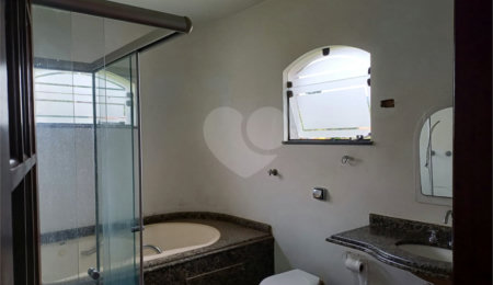Casa à venda com 3 quartos, sendo 1 suíte,  em Alpes D'ouro, Bom Jesus dos Perdões, SP