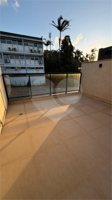 Casa à venda com 2 suítes no condomínio Gran Loft, Cotia - SP