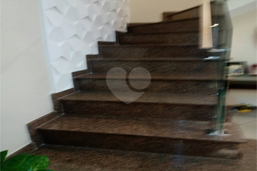 Sobrado à venda com 4 quartos, sendo 1 suíte, em Tremembé, São Paulo, SP