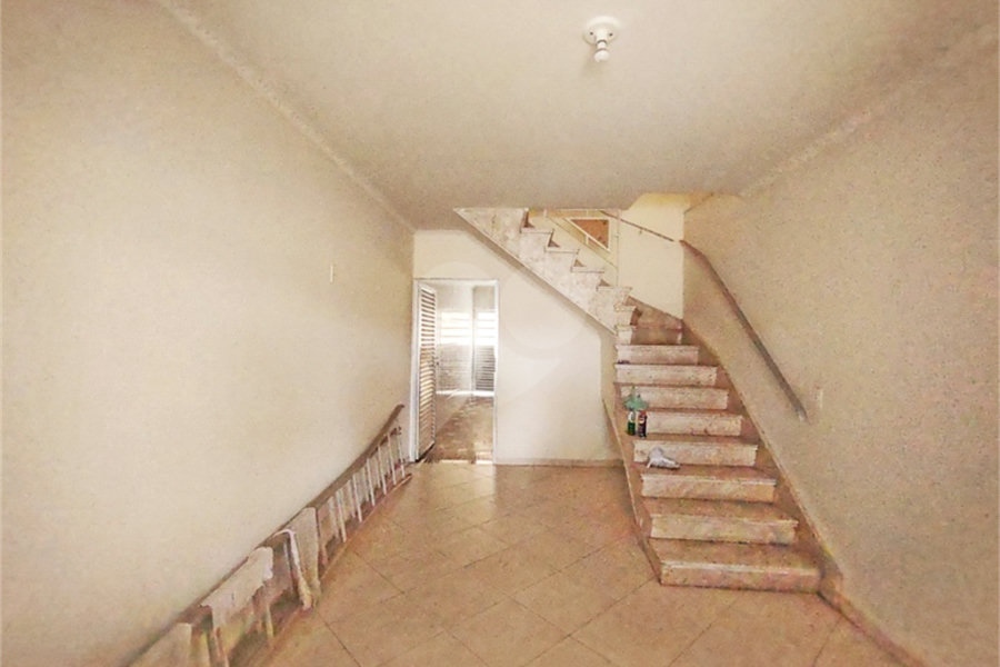 Sobrado à venda com 2 quartos em Vila Nivi, São Paulo, SP
