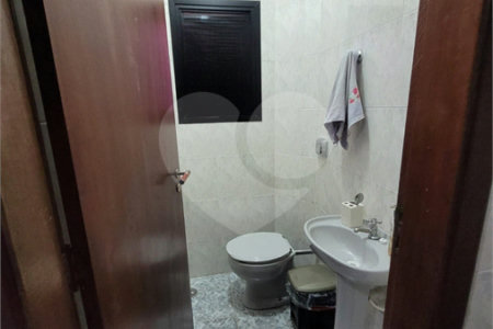 Sobrado à venda com 3 suítes em Vila Euclides, São Bernardo do Campo, SP