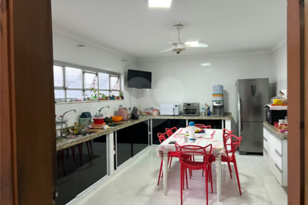 Sobrado à venda com 4 quartos, sendo 3 suítes,  em Água Fria, São Paulo, SP