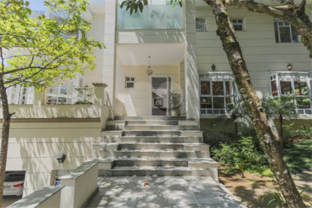 Casa à venda com 5 suítes no condomínio Chácara Flora, São Paulo - SP