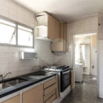 Este elegante apartamento em Higienópolis oferece 224m² de área muito bem distribuída, perfeito para quem valoriza conforto