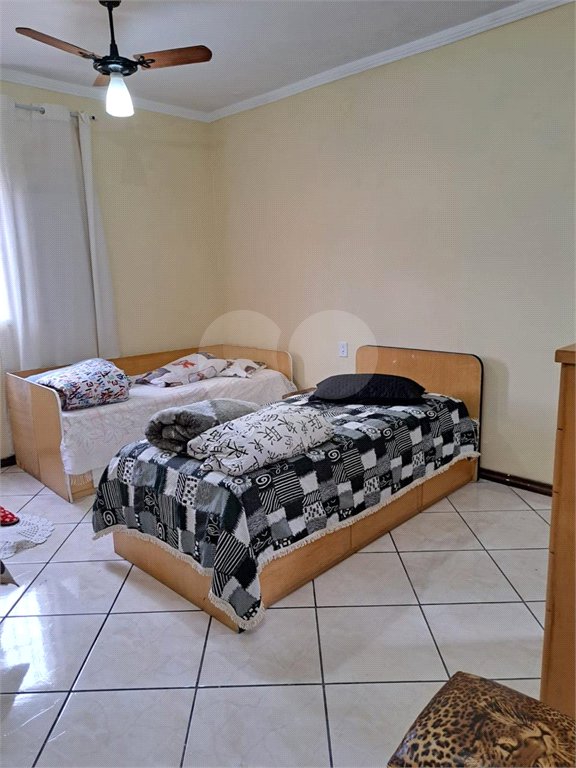 Sobrado à venda com 4 quartos, sendo 2 suítes, em Jardim Modelo, Suzano, SP