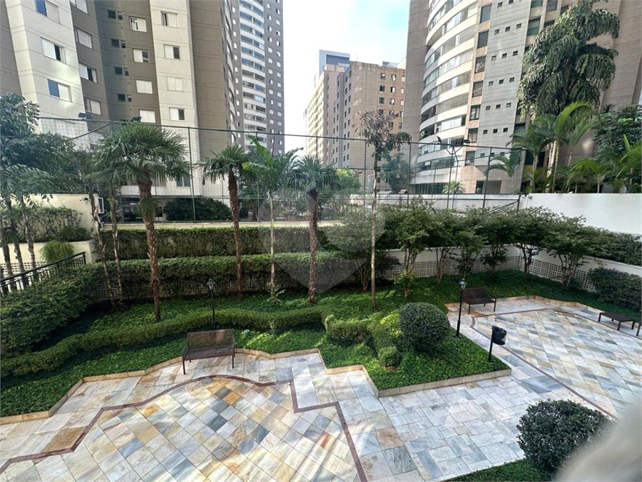 Apartamento à venda com 3 quartos, sendo 1 suíte, em Indianópolis, São Paulo, SP