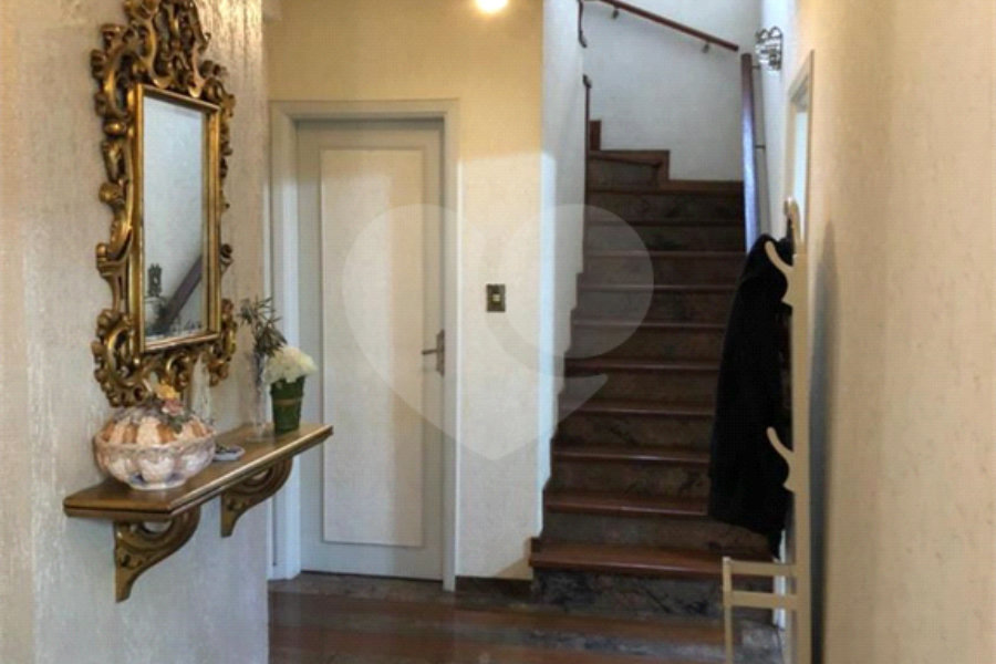 Sobrado à venda com 5 quartos, sendo 3 suítes, em Tremembé, São Paulo, SP