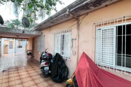 Casa Térrea à venda com 3 quartos em Vila Pereira Barreto, São Paulo, SP