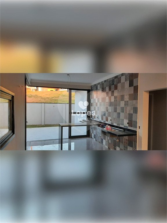 Casa à venda com 3 quartos, sendo 1 suíte, no condomínio Residencial Malibu, Caçapava - SP