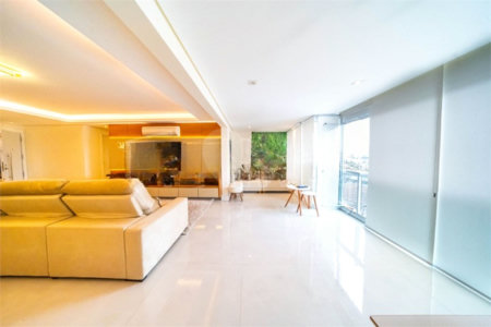 Apartamento na Mooca com 204m² com sacada gourmet com 4 suítes e 4 vagas condominio clube Aceita Permuta