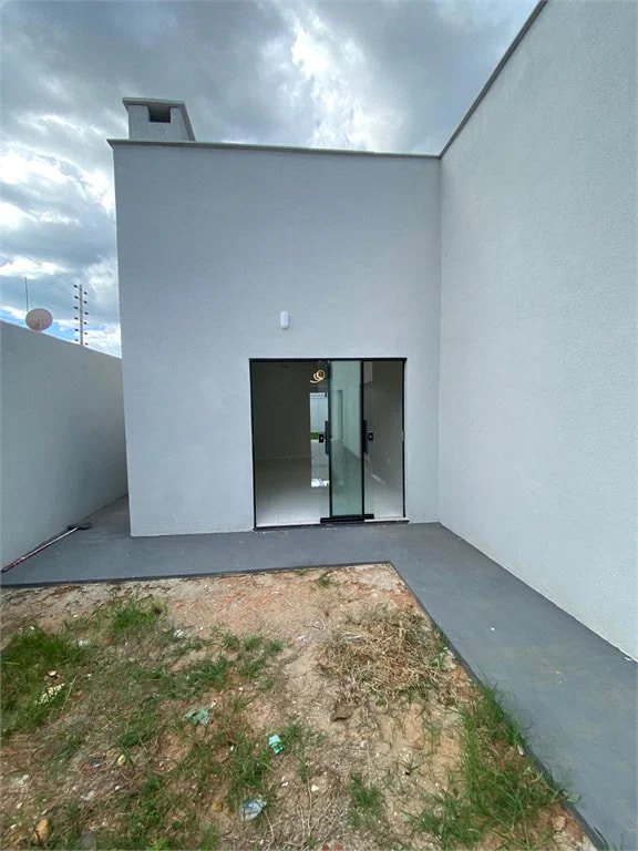Casa à venda com 3 quartos, sendo 1 suíte,  em Jardim Iracema, Balsas, MA