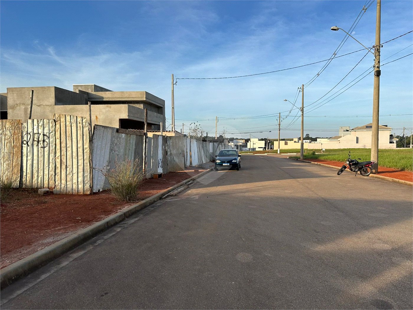 Casa à venda com 3 suítes no condomínio Golden Ville, Itapetininga - SP