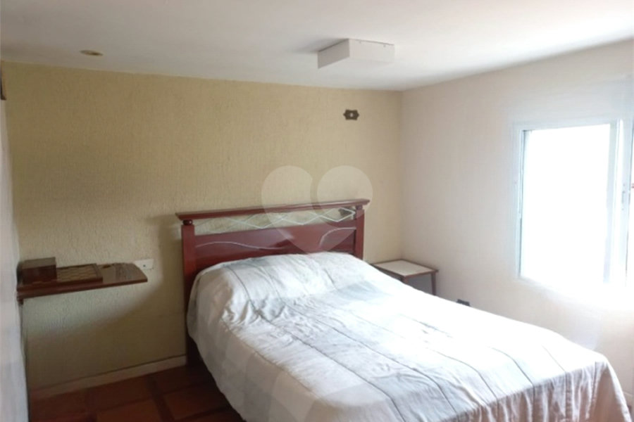 Casa à venda com 4 quartos, sendo 2 suítes, no condomínio Residencial Ypeville, Mairiporã - SP