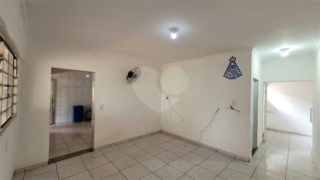 Chácara à venda com 4 quartos, sendo 1 suíte, em Área Rural de Salto, Salto, SP