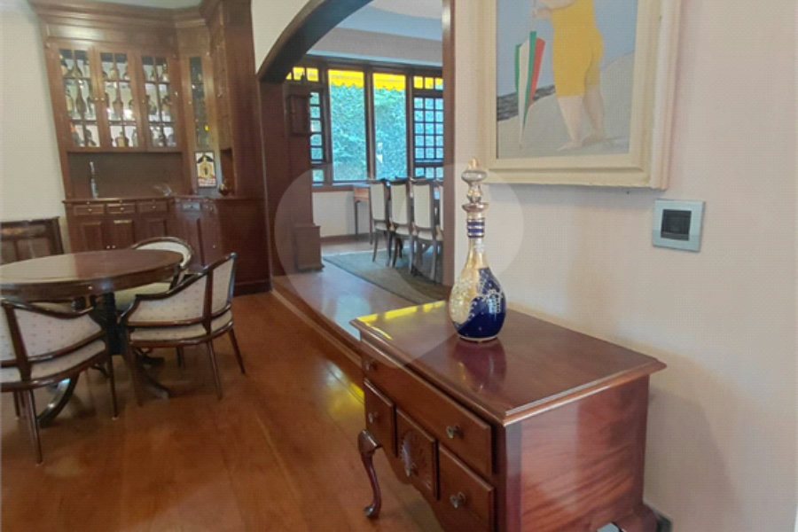 Casa à venda com 4 suítes no condomínio Ville Bourghese, São Paulo - SP