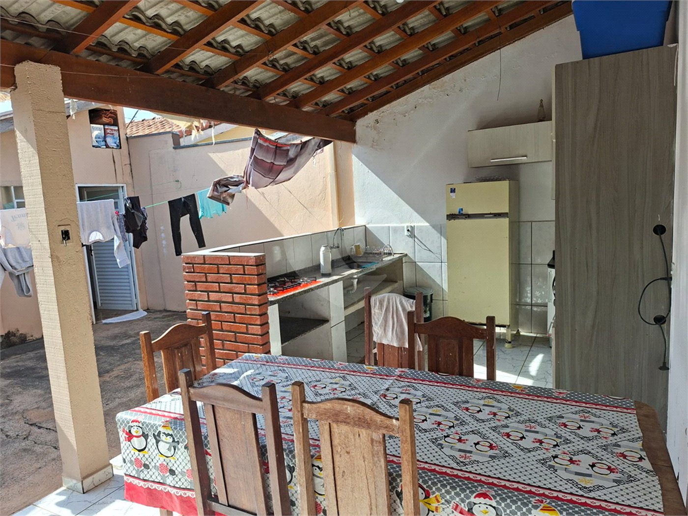 Casa à venda com 3 quartos em Cambuí, Itapetininga, SP