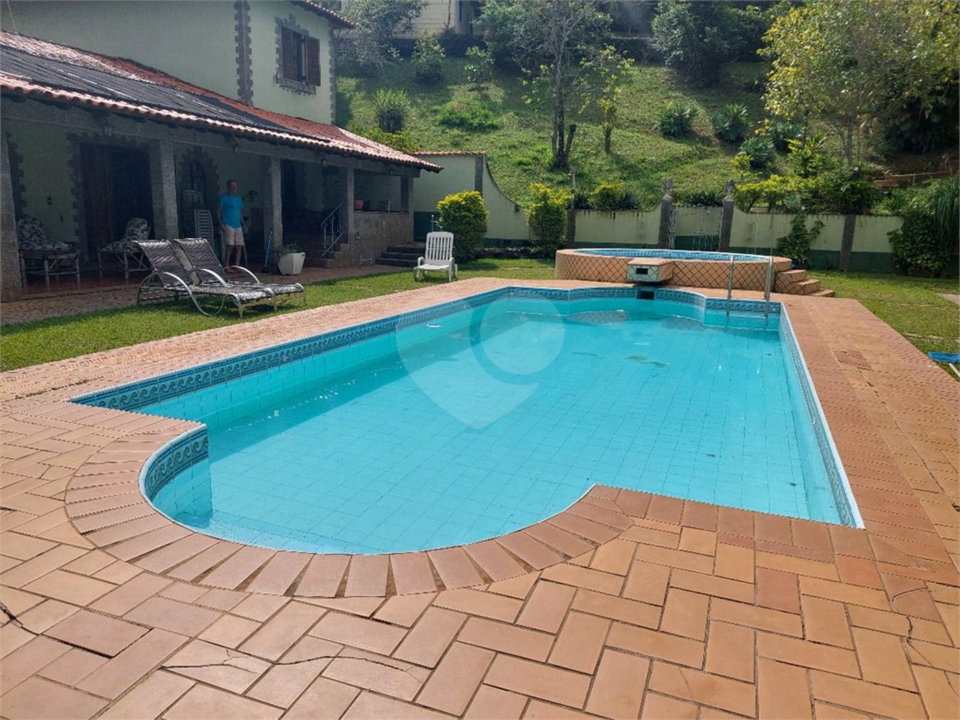 Casa à venda ou para alugar com 5 quartos, sendo 2 suítes, no condomínio Restinga Verde, São Roque - SP