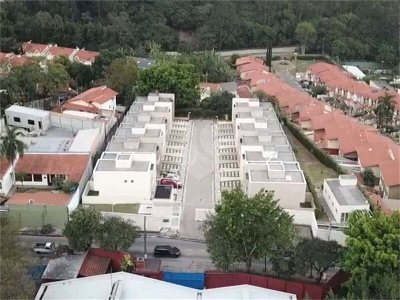 Casa à venda com 3 quartos, sendo 1 suíte, no condomínio Villaggio Viana, Cotia - SP