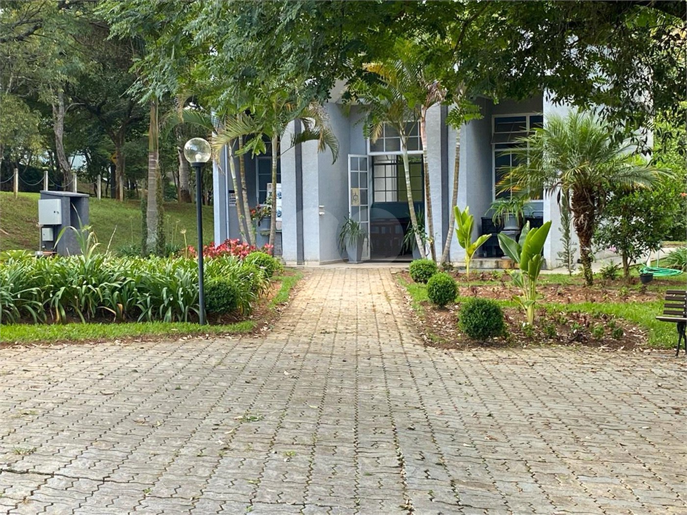 Casa à venda com 4 quartos, sendo 3 suítes,  no condomínio Jardim das Palmeiras, Bragança Paulista - SP
