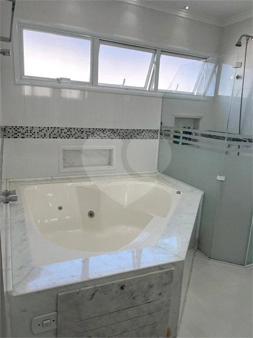 Lindo Sobrado com 3 suítes, à venda, 290 m², por R$ 2.340.000,00 no condomínio Helvetia Park em Indaiatuba/SP.