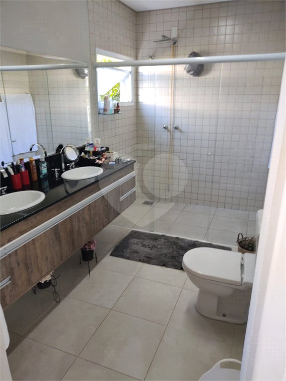 Casa à venda com 4 quartos, sendo 3 suítes, no condomínio Estância Marambaia, Vinhedo - SP