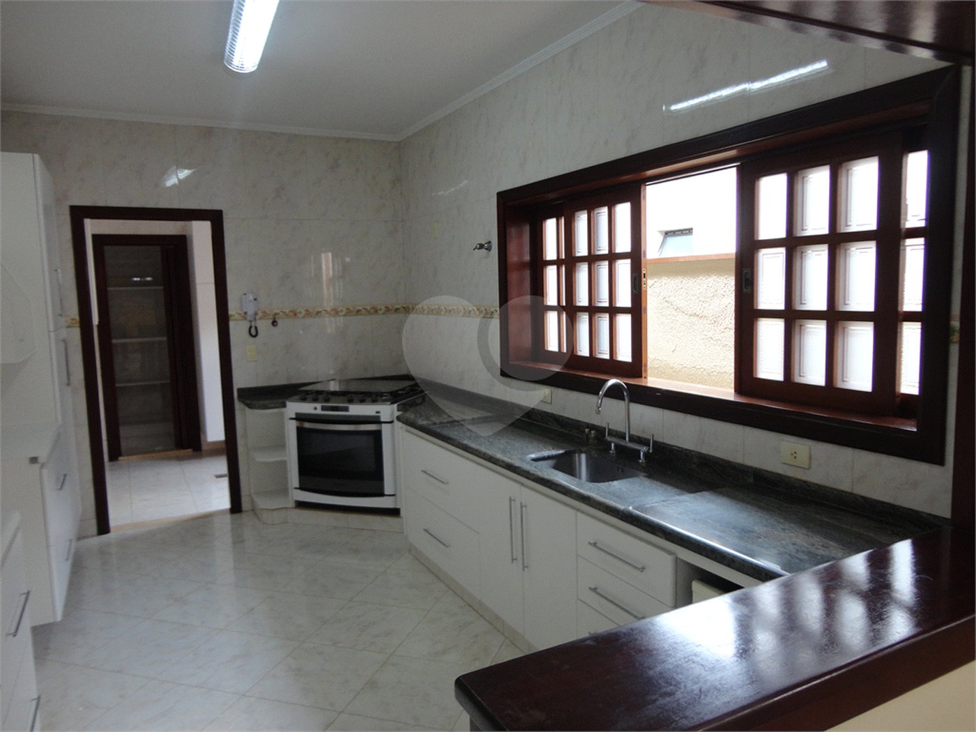 Casa à venda com 3 quartos, sendo 1 suíte, em Santa Marina, Valinhos, SP