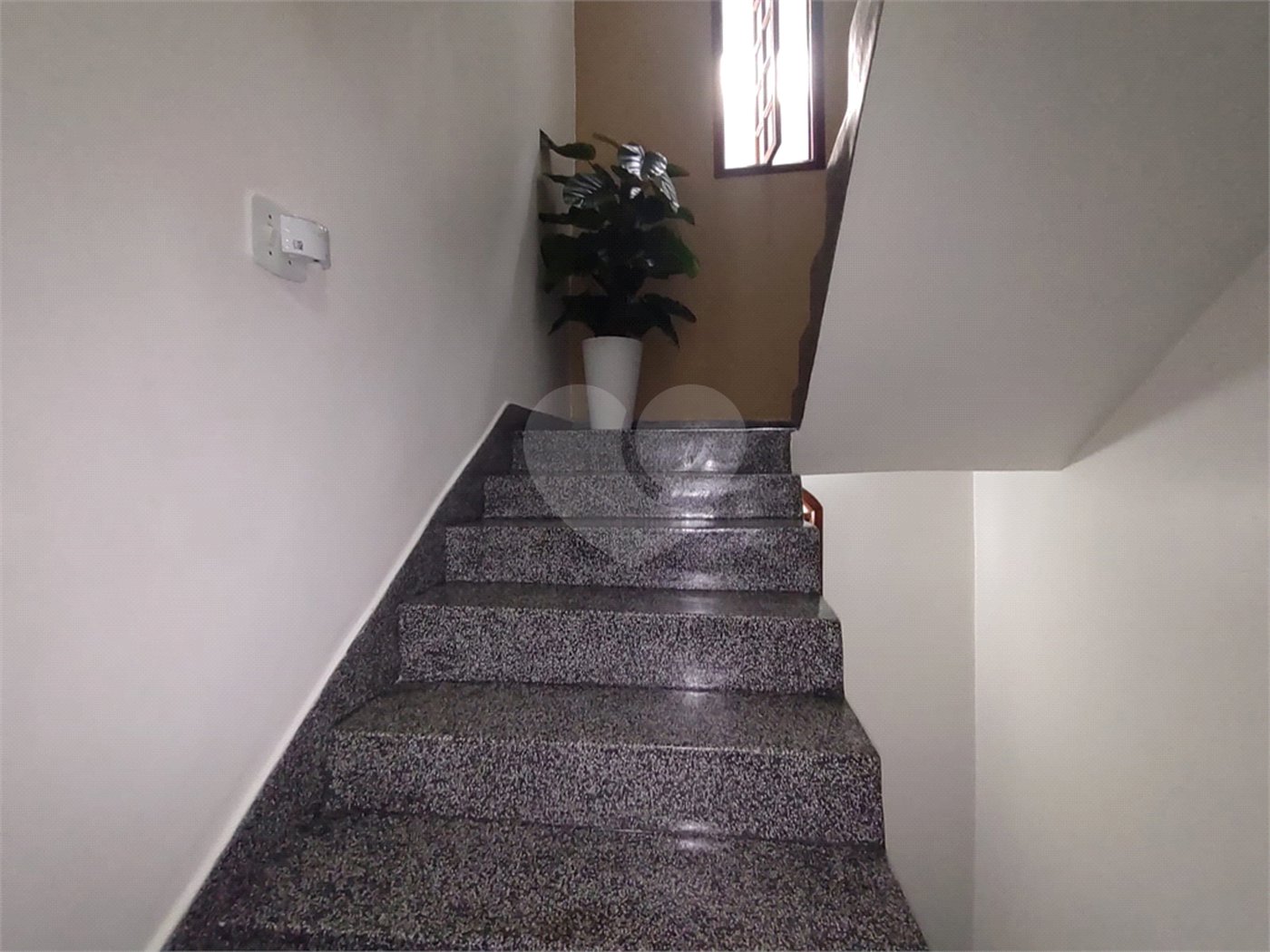 Sobrado à venda com 4 quartos, sendo 2 suítes, em Pedreira, São Paulo, SP