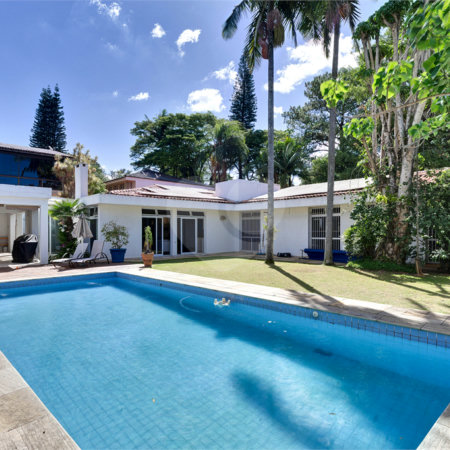 Casa à venda com 4 suítes em Jardim Cordeiro, São Paulo, SP