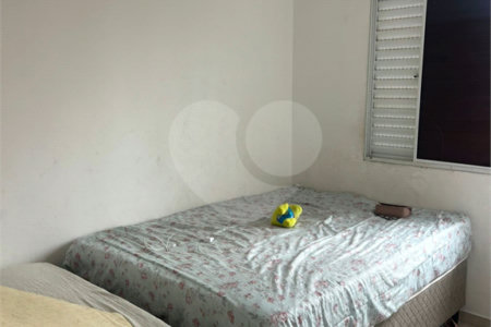 Casa à venda com 2 quartos no condomínio Recanto das Graças, Cotia - SP