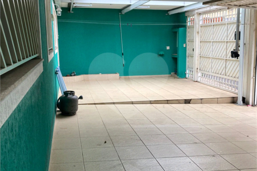 Sobrado à venda com 3 quartos, sendo 1 suíte, em Vila Constança, São Paulo, SP