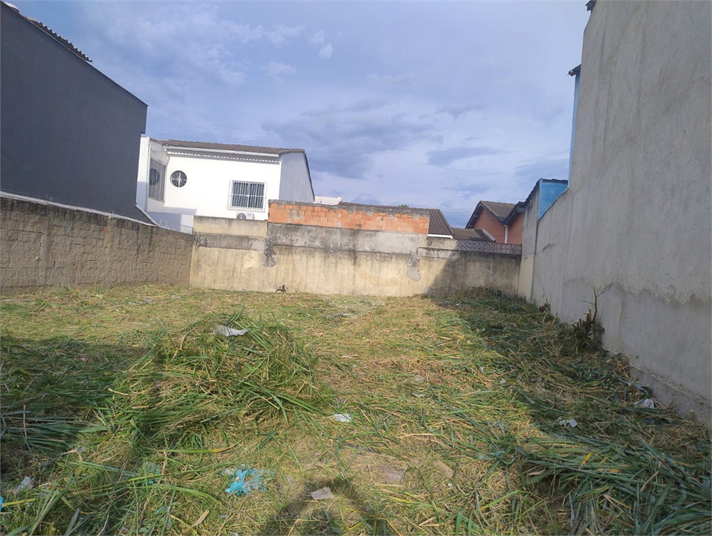Terreno à venda no condomínio Mirela, Rio de Janeiro - RJ