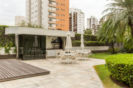 Apartamento à venda com 4 suítes em Real Parque, São Paulo, SP